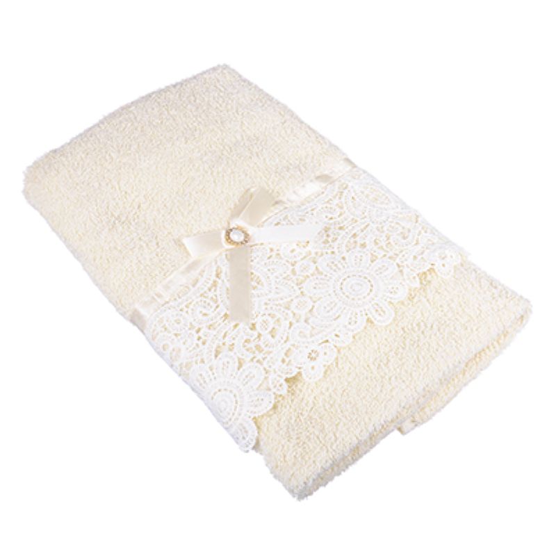 Полотенца кружева. Тогас Осирис полотенце. Полотенце с кружевами. Махровые полотенца с кружевом. Белое махровое полотенце с кружевом.